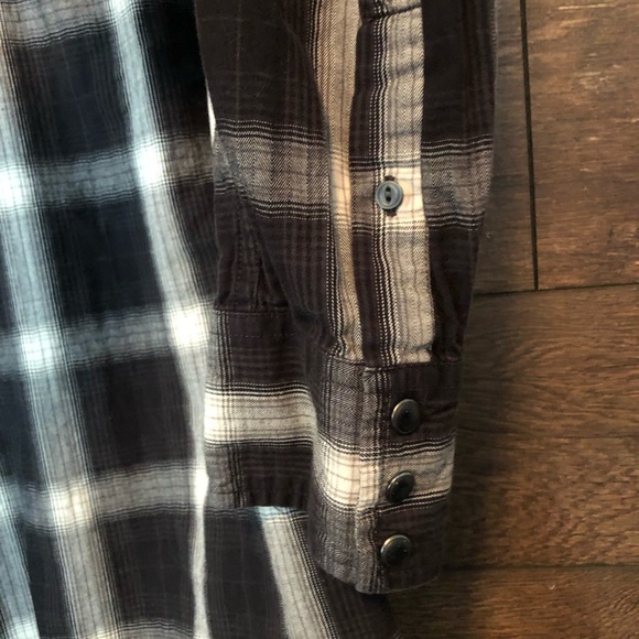 •Traded•American Eagle• Plaid Pearl Snap long sleeved shirt. Size Large Like New - Picture 4 of 4
